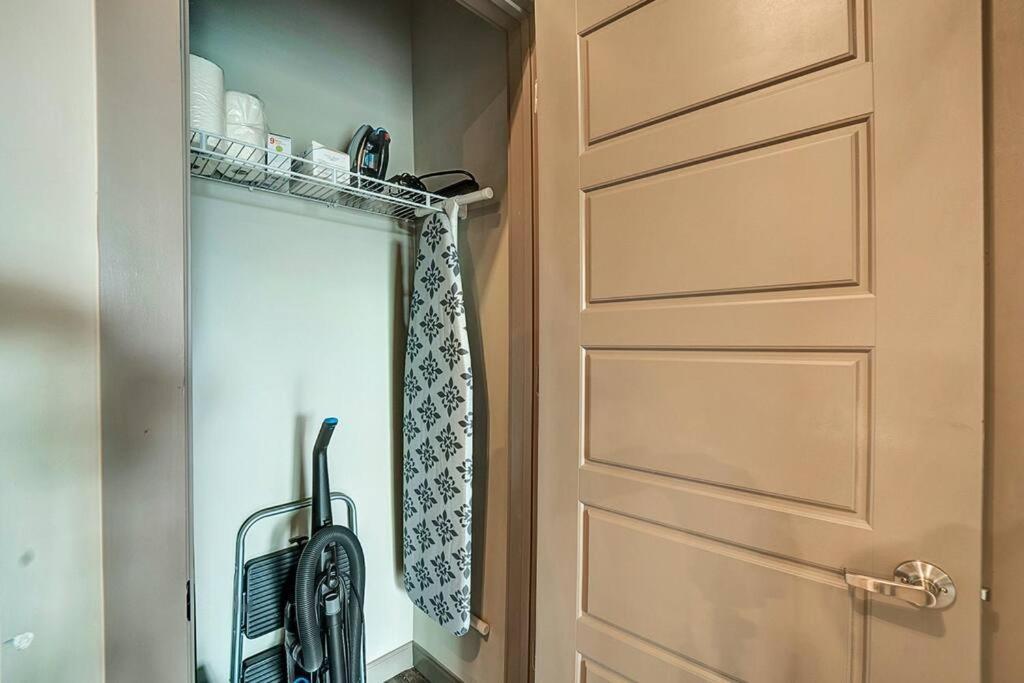 Apartamento Huge 2 Bed 2 Bath Easy Ride To Nyc & Parking Hackensack Exterior foto